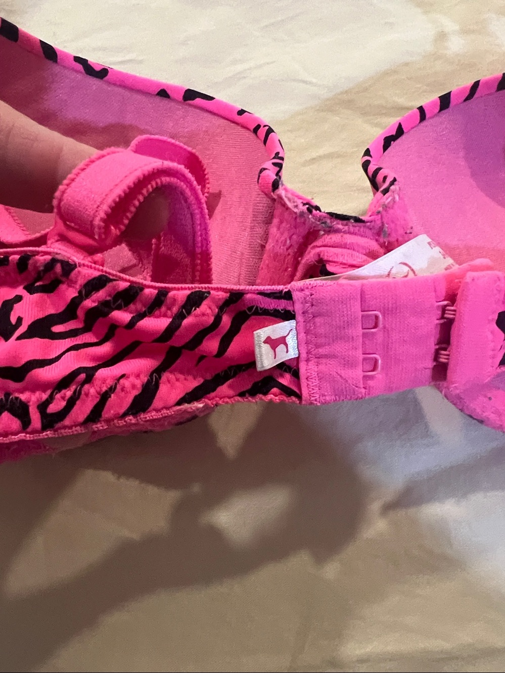 PINK Victoria's Secret Hot Pink Push-Up Bra 34a - Picture 5 of 6